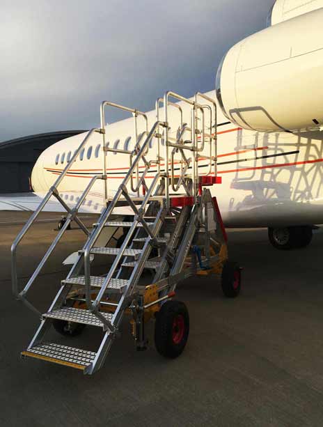 2.5m Towable chassis with stability jacks