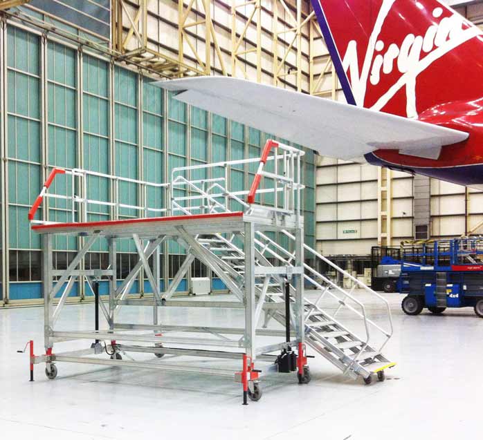 Cargo Bay Variable Height Access Platform Hangar H2.4-3.4m x W3.8 x L2.1 - LH