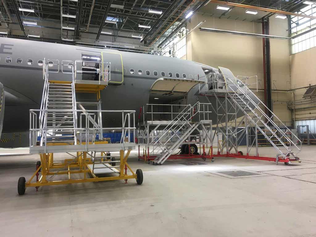 PAX Variable Height Access Platform Hangar H3.75-5.65m x W3.0m x L2.0m 